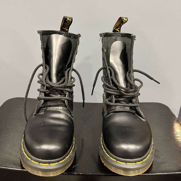 Dr Martens sz 7 like new, worn twice - Picture 13 of 16